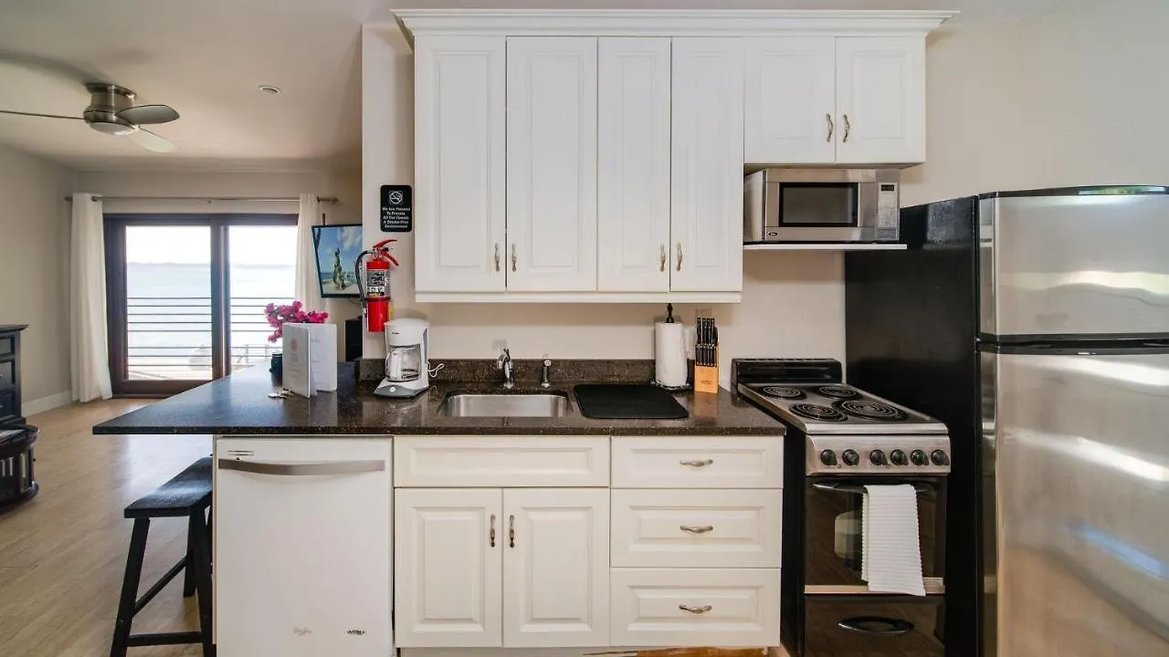 Seven Mile View Condo #3B West Bay Kaimaninseln