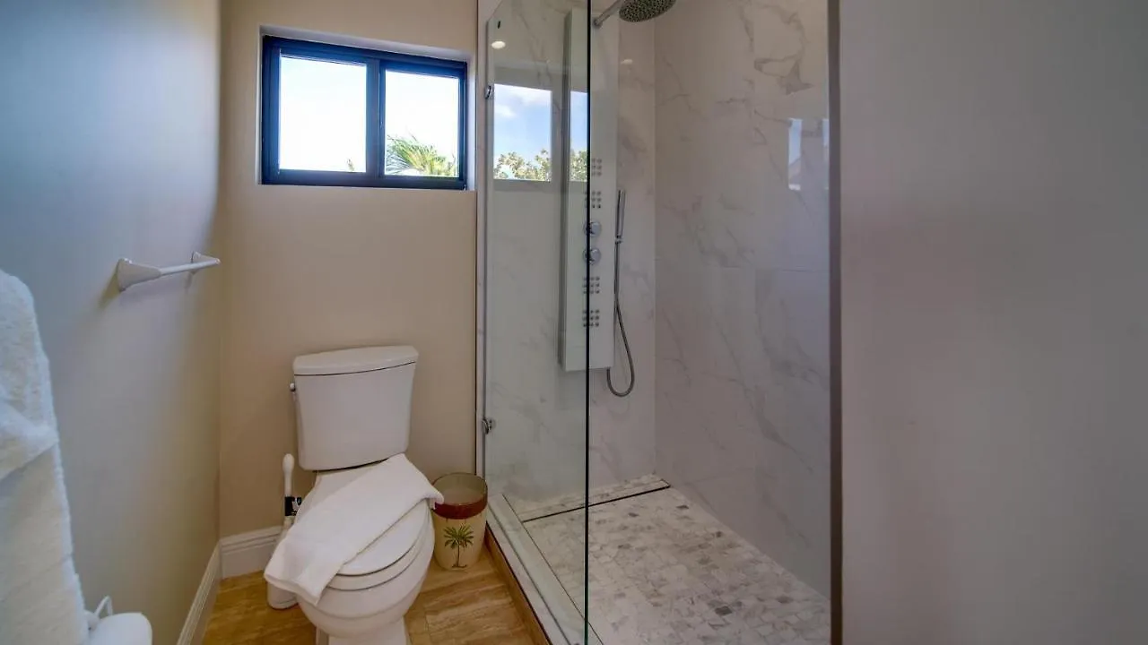 Seven Mile View Condo #3B West Bay Kaimaninseln